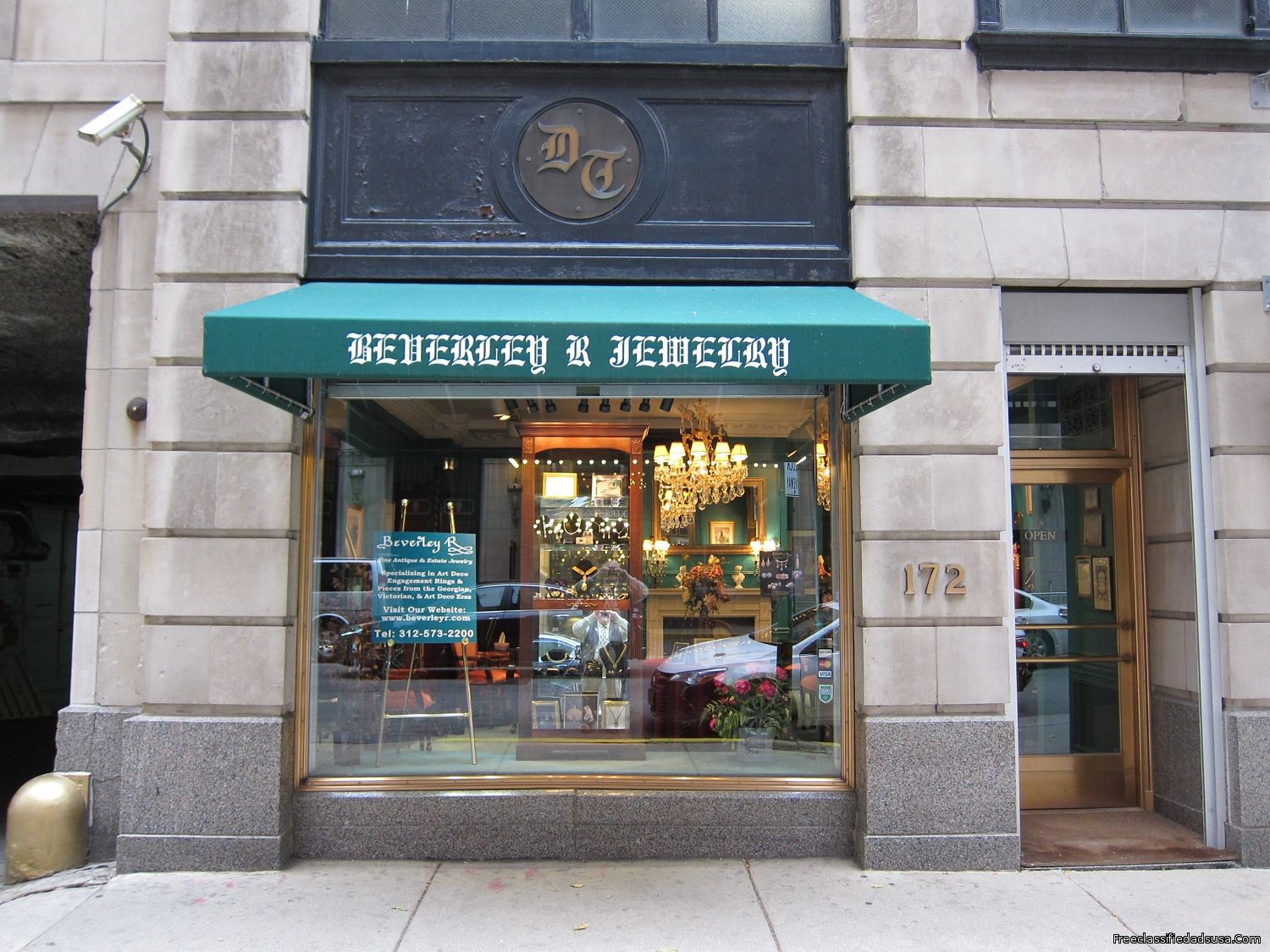 Antique Jewelry Shop in Chicago - Beverley R